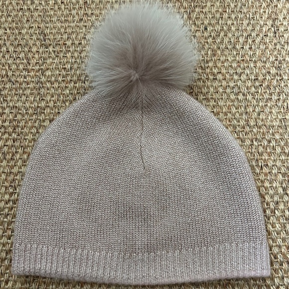 Accessories - RIBBED HAT WITH DETACHABLE POM